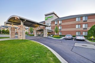 Holiday Inn Express Romulus / Detroit Airport, an 