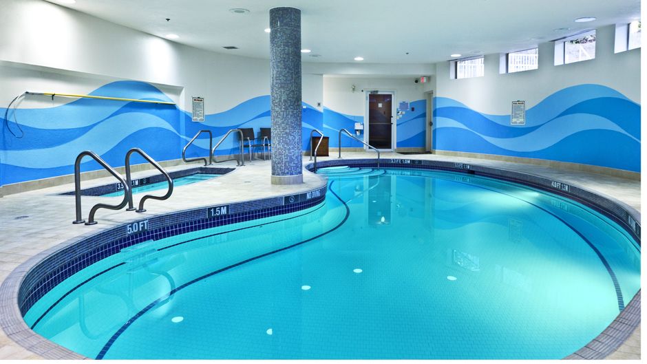 Holiday Inn Express & Suites Langley Pool