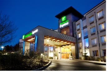 Holiday Inn Express & Suites Langley