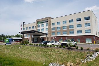 Holiday Inn Express/Sts Nashville North