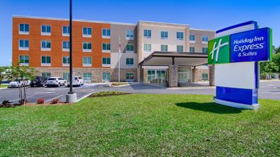 Holiday Inn Express/Suites Mobile-Univ