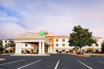 Holiday Inn Express Hotel & Suites