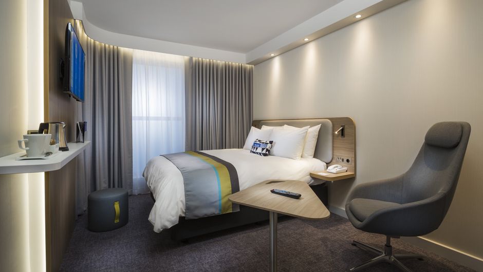 Holiday Inn Express Dublin Airport Room