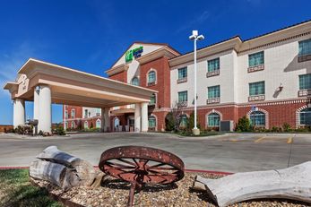 Holiday Inn Express Hotel & Suites
