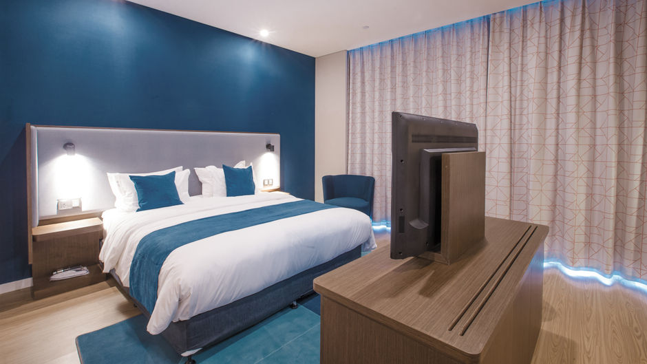 Holiday Inn Express High Tech Room