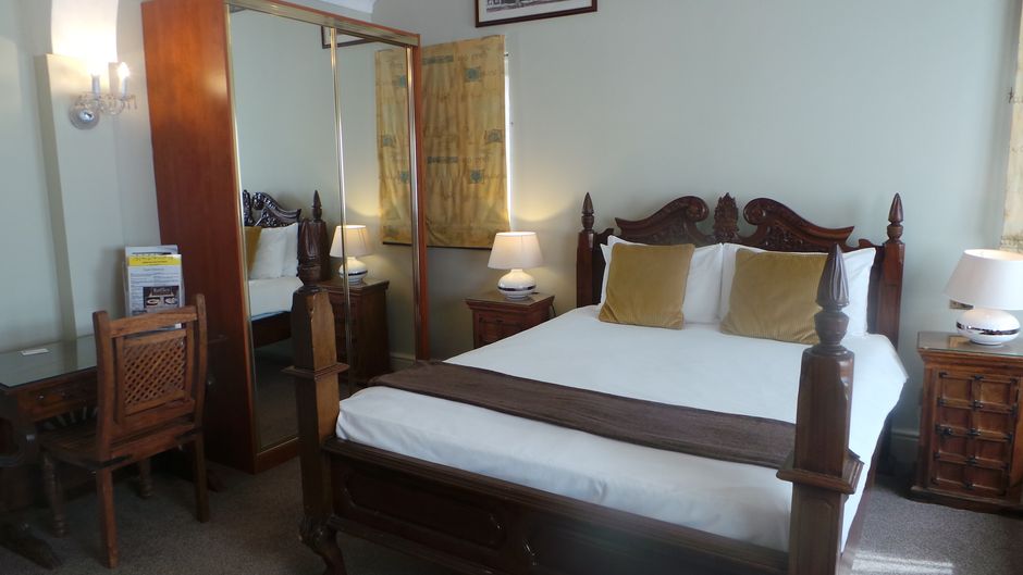 The Peacock Townhouse Hotel Room