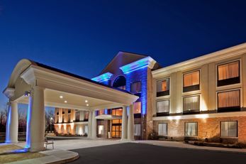 Holiday Inn Express Hotel & Suites