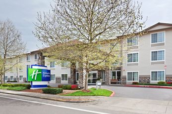 Holiday Inn Express on the River