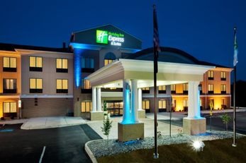 Holiday Inn Express Hotel & Suites