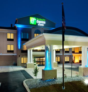 Holiday Inn Express Hotel & Suites