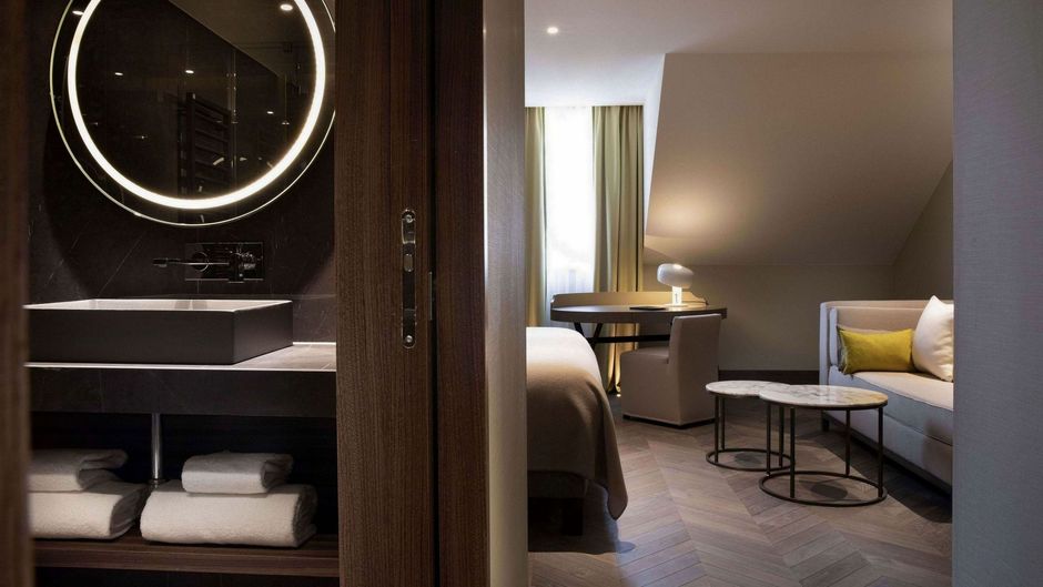 Hotel D Room