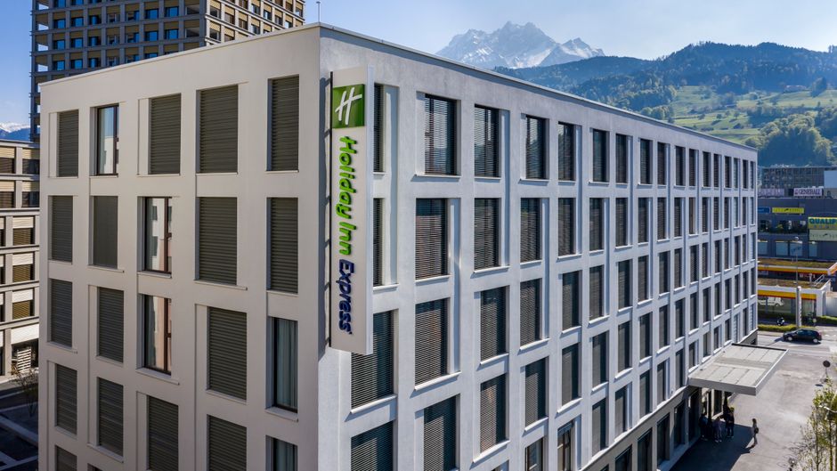 Holiday Inn Express Luzern Kriens Exterior