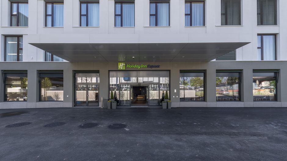 Holiday Inn Express Luzern Kriens Exterior