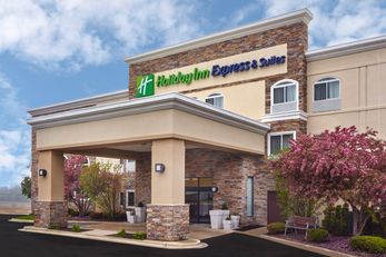 Holiday Inn Express & Stes Libertyville
