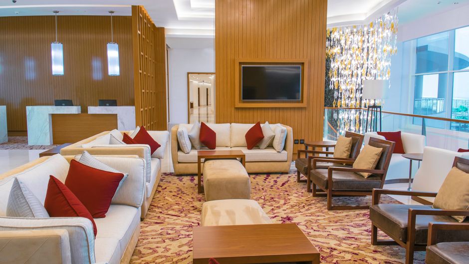 Crowne Plaza Muscat OCEC Lobby