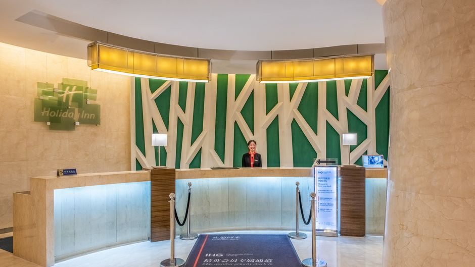 Holiday Inn Lobby