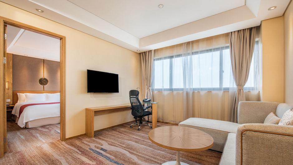 Holiday Inn Suite
