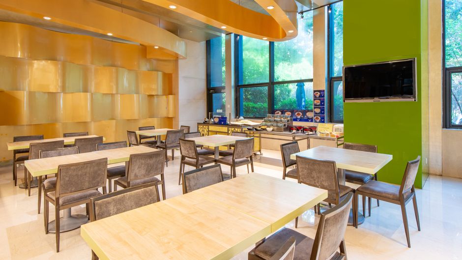 Holiday Inn Exp Nantong Xinghu Restaurant