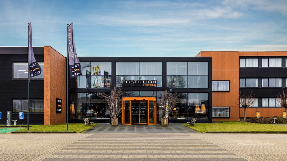 Postillion Hotel Deventer Exterior