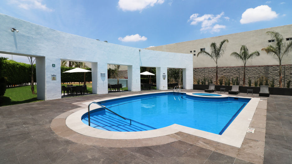 Holiday Inn Express San Luis Potosi Pool