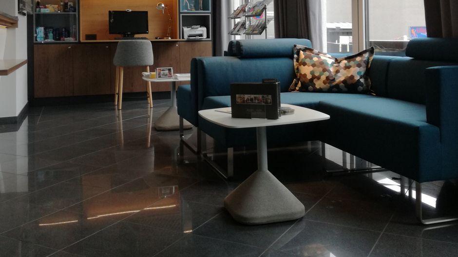 Holiday Inn Salzburg City Lobby