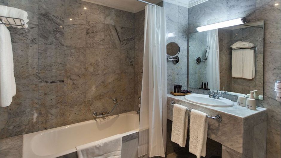 Grand Hotel Villa De France Suite