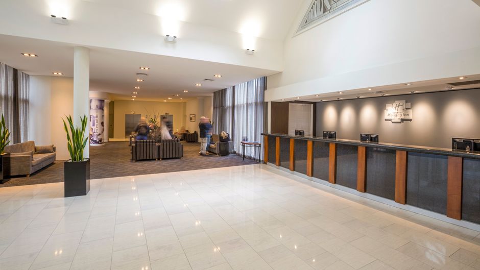 Holiday Inn Potts Point Lobby
