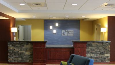 Holiday Inn Express & Sts Milford