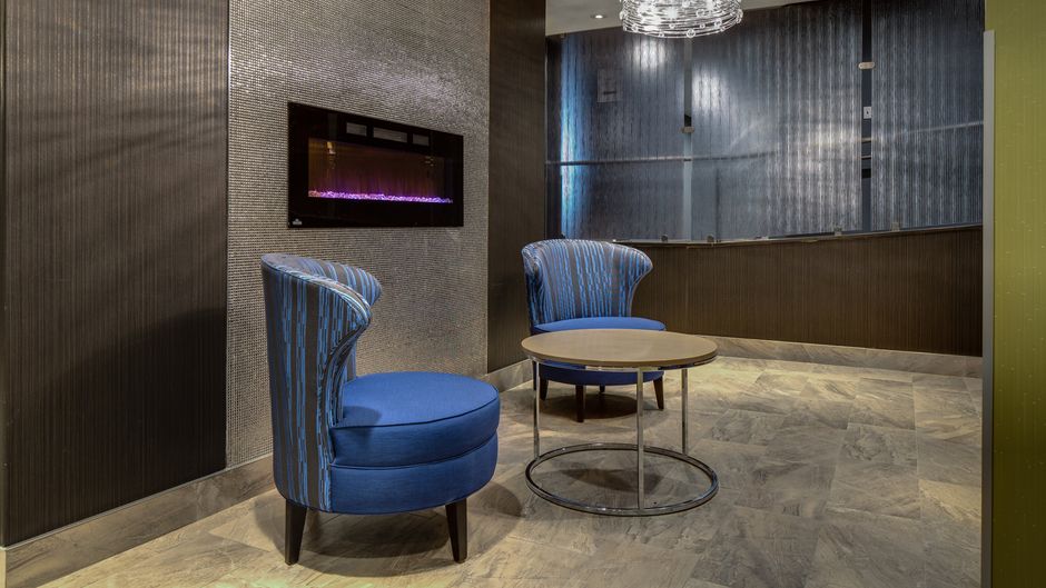 Holiday Inn Sudbury Lobby