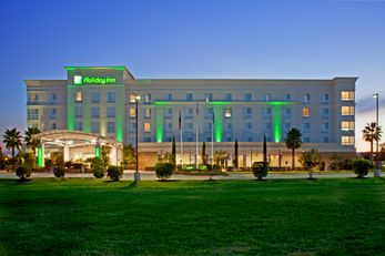 Holiday Inn Hotel & Suites