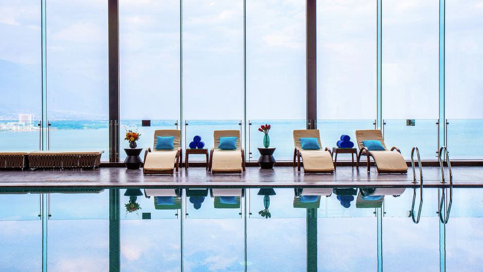 Hotel Indigo Dali Erhai Pool