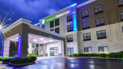 Holiday Inn Express & Suites Northwest