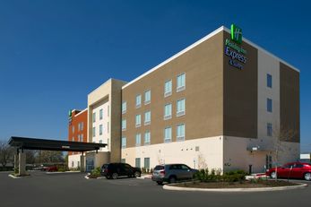Holiday Inn Express/Suites New Braunfels