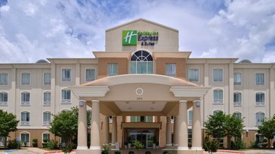 Holiday Inn Express Hotel & Suites