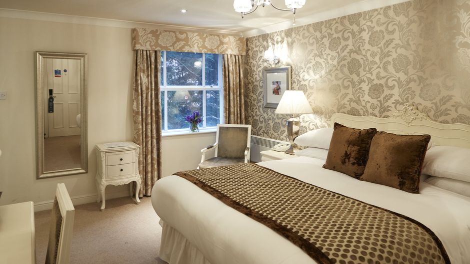 The Belmore Hotel Room