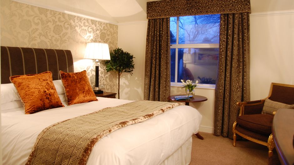 The Belmore Hotel Room