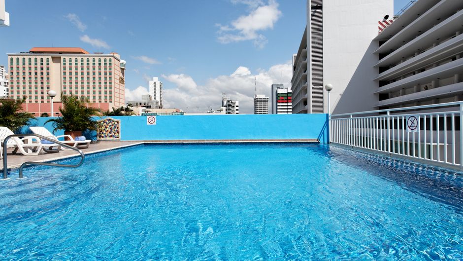 Crowne Plaza Panama Pool