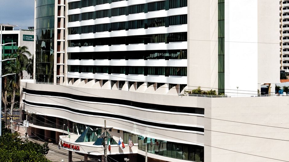 Crowne Plaza Panama Exterior
