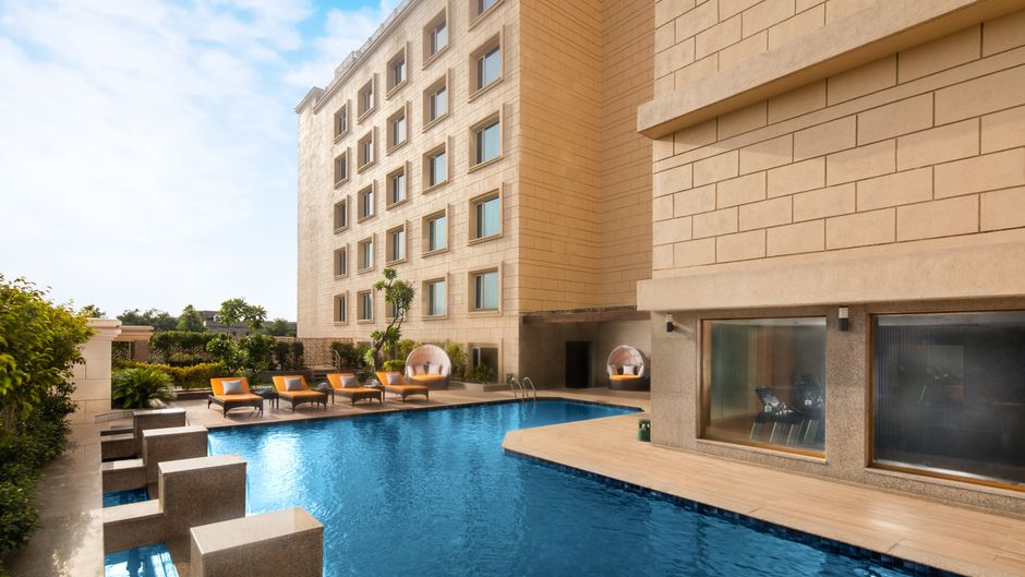 Holiday Inn Agra MG Road Pool