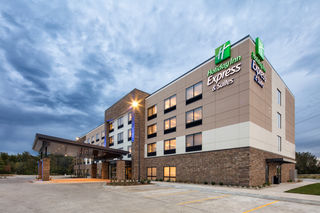 Holiday Inn Express & Suites Riverfront