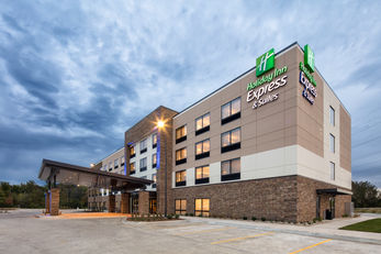 Holiday Inn Express & Suites Riverfront