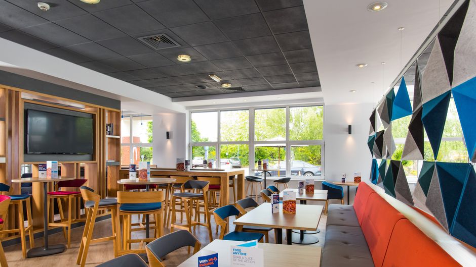 Holiday Inn Express Burton on Trent Restaurant