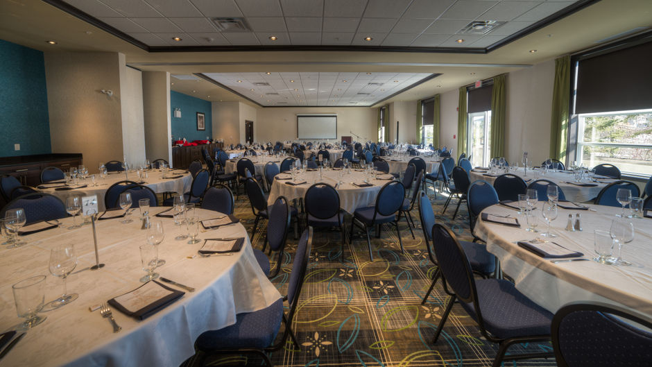 Holiday Inn Express & Stes Spruce Grove Meeting