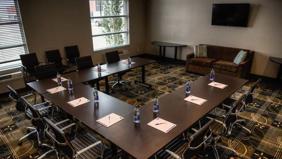 Holiday Inn Express & Stes Spruce Grove Meeting