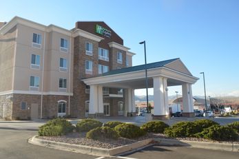 Holiday Inn Express & Suites