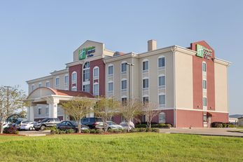 Holiday Inn Express & Suites Byram