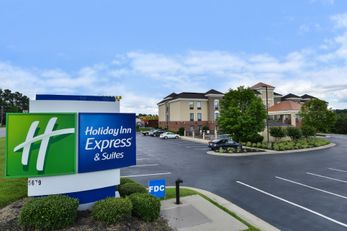 Holiday Inn Express Hotel & Suites