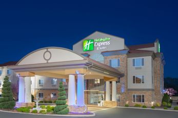 Holiday Inn Express Hotel & Suites