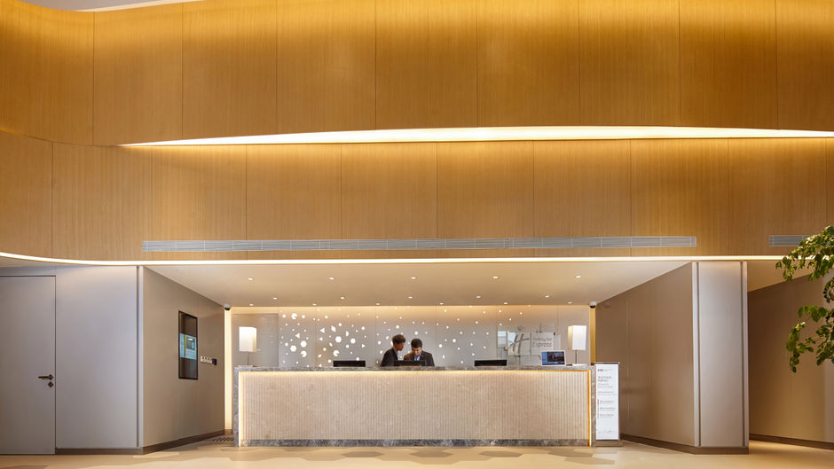 Holiday Inn Express Textile City Lobby