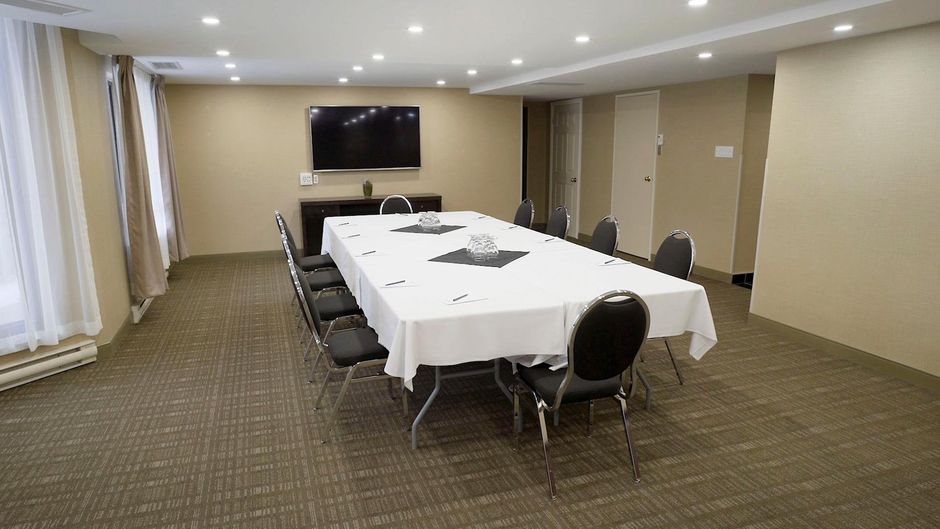 Les Suites Hotel, Ottawa Meeting
